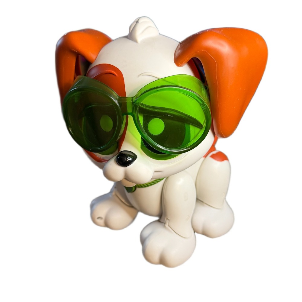 MGA Entertainment Rescue Pets Swim to Me Puppy Dog Lifeguard White Brown Goggles